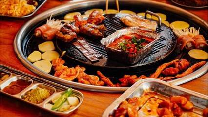 開業(yè)即登頂，四個(gè)月狂開13店，“肉小哥”如何靠甜品引爆美食江湖？